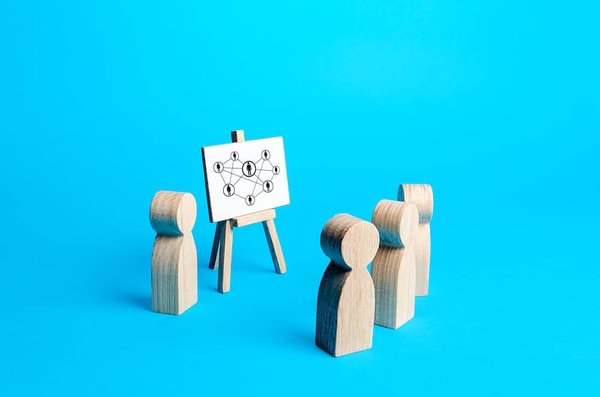 Come stilizzare i vestiti per il passaggio tra le stagioni?